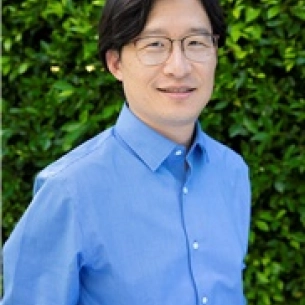 Richard Lee board-certified labiaplasty surgeon