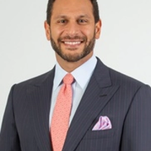 Sean Boutros board-certified labiaplasty surgeon