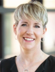 Lisa Hunsicker board-certified labiaplasty surgeon