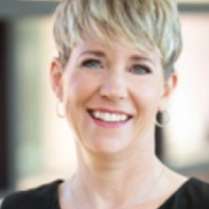 Lisa Hunsicker board-certified labiaplasty surgeon