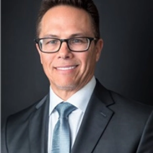 Ramon Robles board-certified labiaplasty surgeon