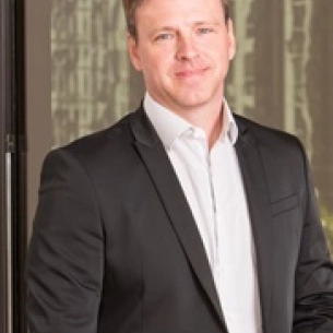 Phillip Craft board-certified labiaplasty surgeon