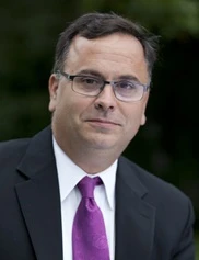 Kenneth Kneessy board-certified labiaplasty surgeon