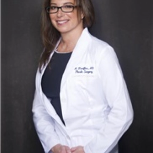 Michelle Zweifler board-certified labiaplasty surgeon