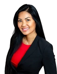 Lisa Hwang board-certified labiaplasty surgeon
