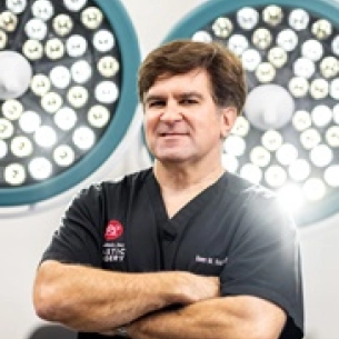 Sam Sukkar board-certified labiaplasty surgeon