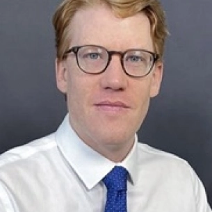 Charles Patterson board-certified labiaplasty surgeon