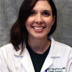 Robyn Daugherty board-certified labiaplasty surgeon