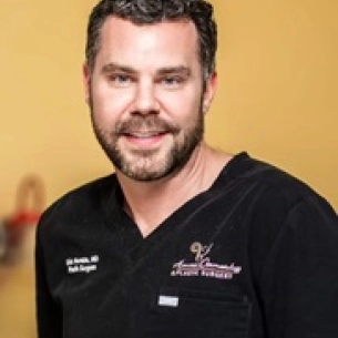 Eric Humble board-certified labiaplasty surgeon