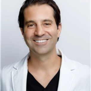 Steven Camp board-certified labiaplasty surgeon
