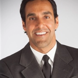 Ritu Chopra board-certified labiaplasty surgeon