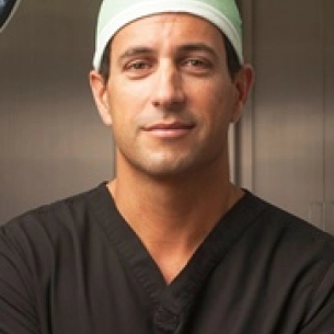 Nicolas Villanustre board-certified labiaplasty surgeon
