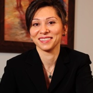 Behnaz Fayazi board-certified labiaplasty surgeon