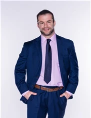 Mark Leyngold board-certified labiaplasty surgeon
