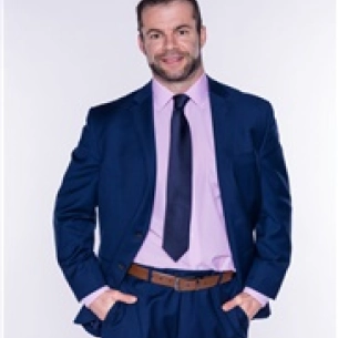 Mark Leyngold board-certified labiaplasty surgeon