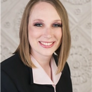 Sarah Elswick board-certified labiaplasty surgeon