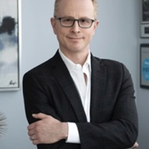 Asaf Yalif board-certified labiaplasty surgeon