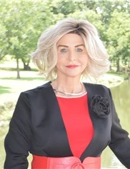 Candis Lovelace board-certified labiaplasty surgeon