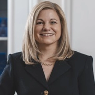Jennifer Boll board-certified labiaplasty surgeon