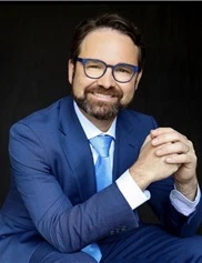 Kevin Hanz board-certified labiaplasty surgeon