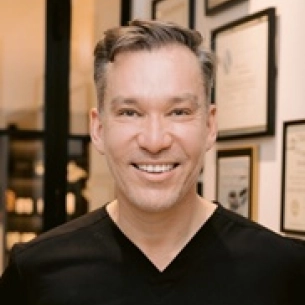 Pirko Maguina board-certified labiaplasty surgeon