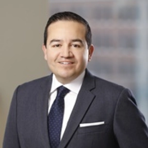Oscar Manrique board-certified labiaplasty surgeon