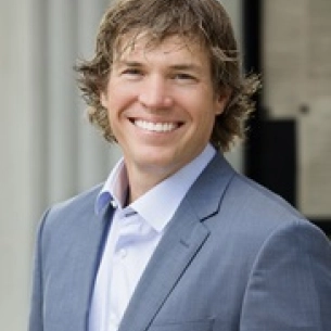 Steven Jacobson board-certified labiaplasty surgeon