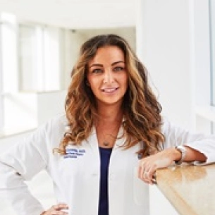 Sarah Cazorla board-certified labiaplasty surgeon