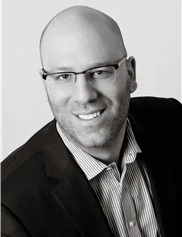 Richard Agag board-certified labiaplasty surgeon