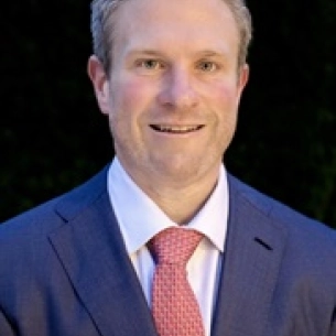 David Stacey board-certified labiaplasty surgeon
