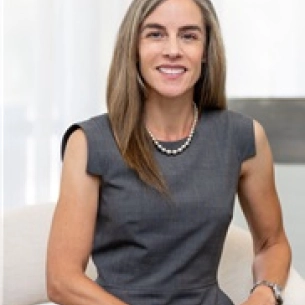 Sarah McMillan board-certified labiaplasty surgeon