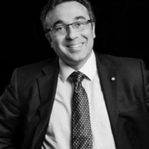 Mohammad Khosravi board-certified labiaplasty surgeon