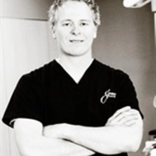 Justin Jones board-certified labiaplasty surgeon