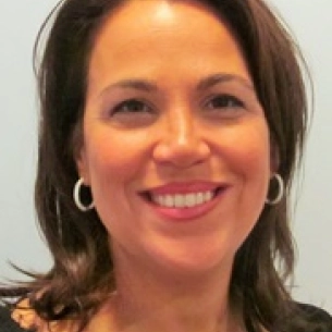Renee Comizio board-certified labiaplasty surgeon