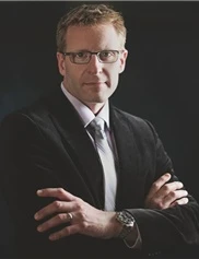 Dustin Christiansen board-certified labiaplasty surgeon