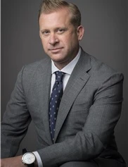 Tripp Holton board-certified labiaplasty surgeon