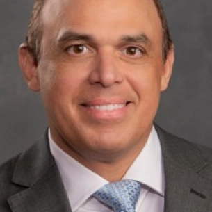 Kenneth Ortiz board-certified labiaplasty surgeon