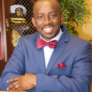 Stanley Okoro board-certified labiaplasty surgeon