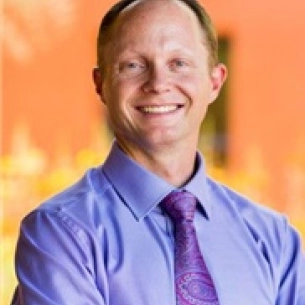 Sven Sandeen board-certified labiaplasty surgeon