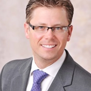 Frederick Weniger board-certified labiaplasty surgeon