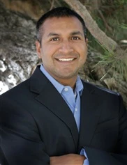 Jayant Agarwal board-certified labiaplasty surgeon