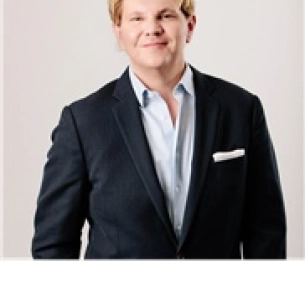 Joseph Franklin board-certified labiaplasty surgeon