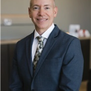 Paul Leahy board-certified labiaplasty surgeon