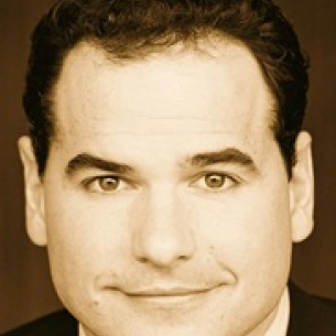 Kenneth Bermudez board-certified labiaplasty surgeon