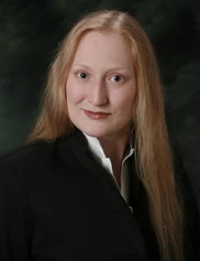 Lynne Hackert board-certified labiaplasty surgeon