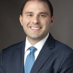 Nicholas Kunda board-certified labiaplasty surgeon
