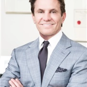 Daniel Shapiro board-certified labiaplasty surgeon