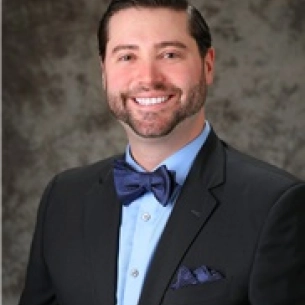 Hunter Benvenuti board-certified labiaplasty surgeon