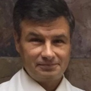 Adam Mecinski board-certified labiaplasty surgeon