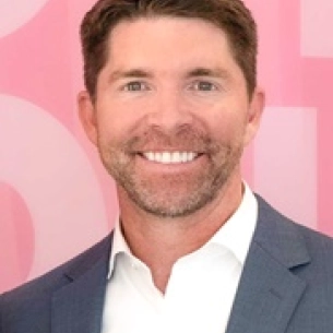 Christopher Ewart board-certified labiaplasty surgeon
